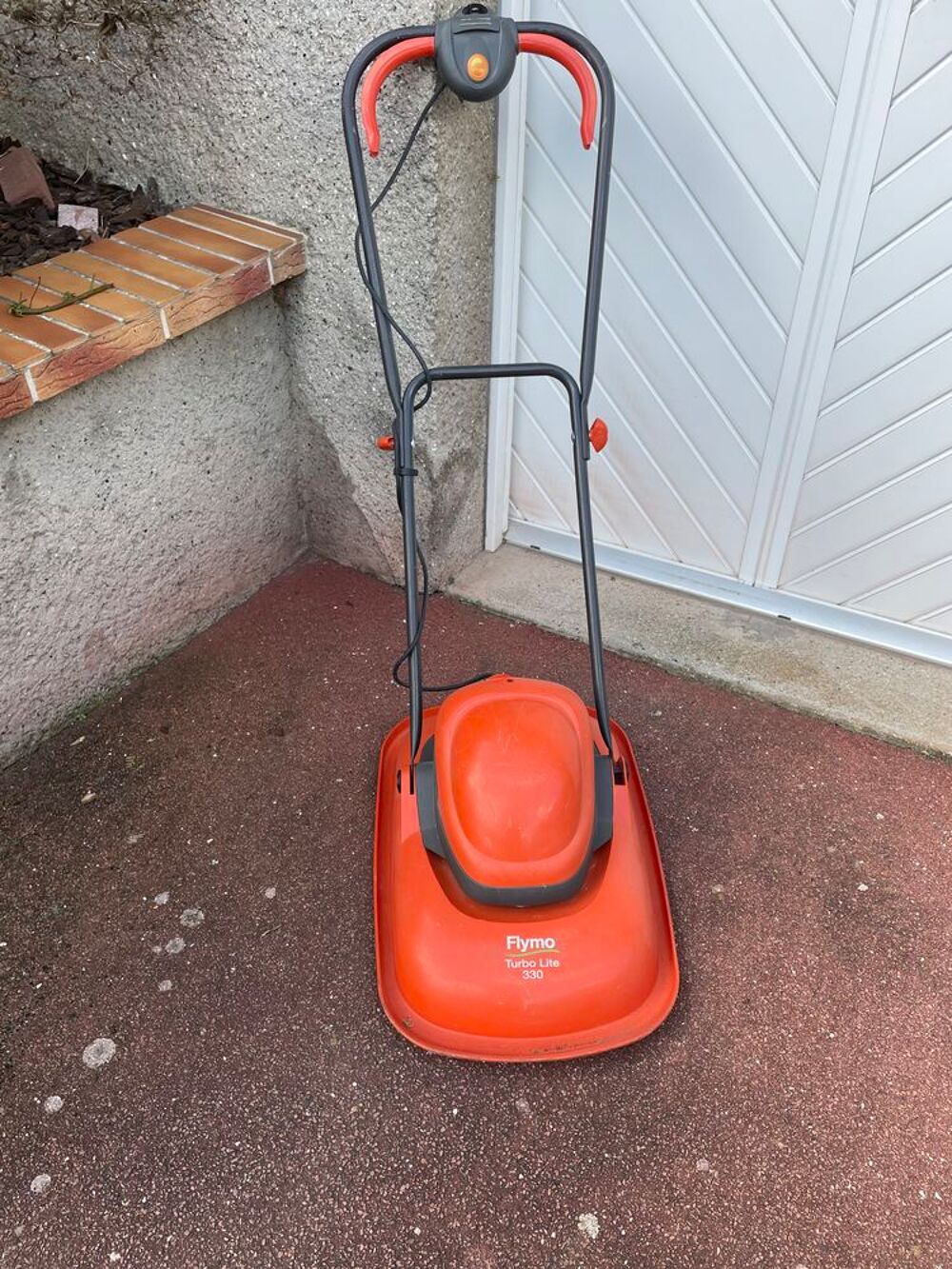 Tondeuse Flymo turbo lite 330 Jardin