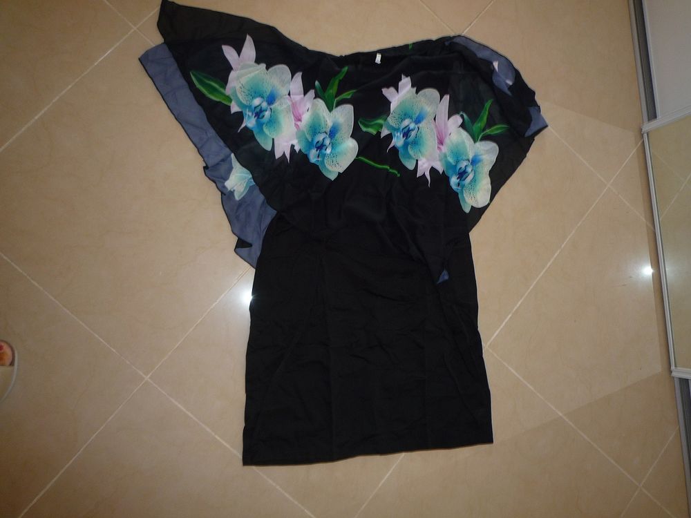 ROBE NEUVE CHIC NOIRE VOILE FLEURI Vêtements