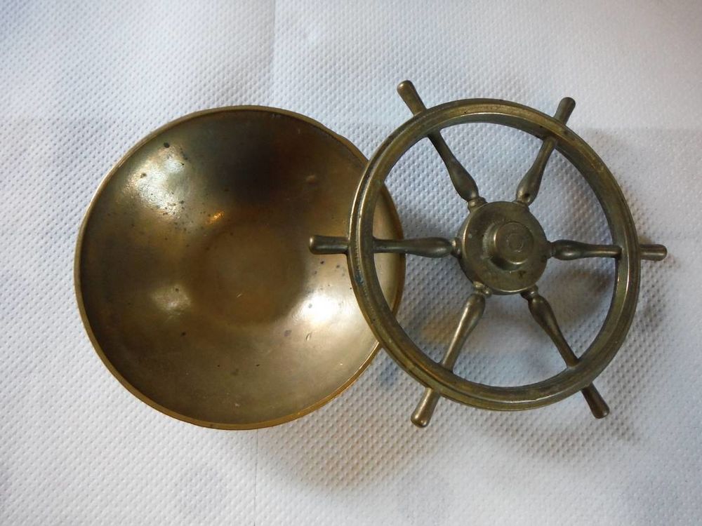 2 lampes type "Pigeon" et 1 cendrier "gouvernail" Décoration