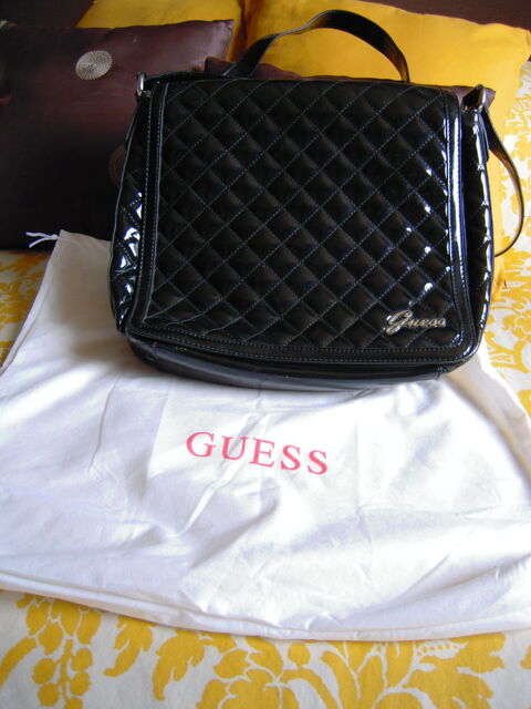 sac GUESS 40 Poussan (34)