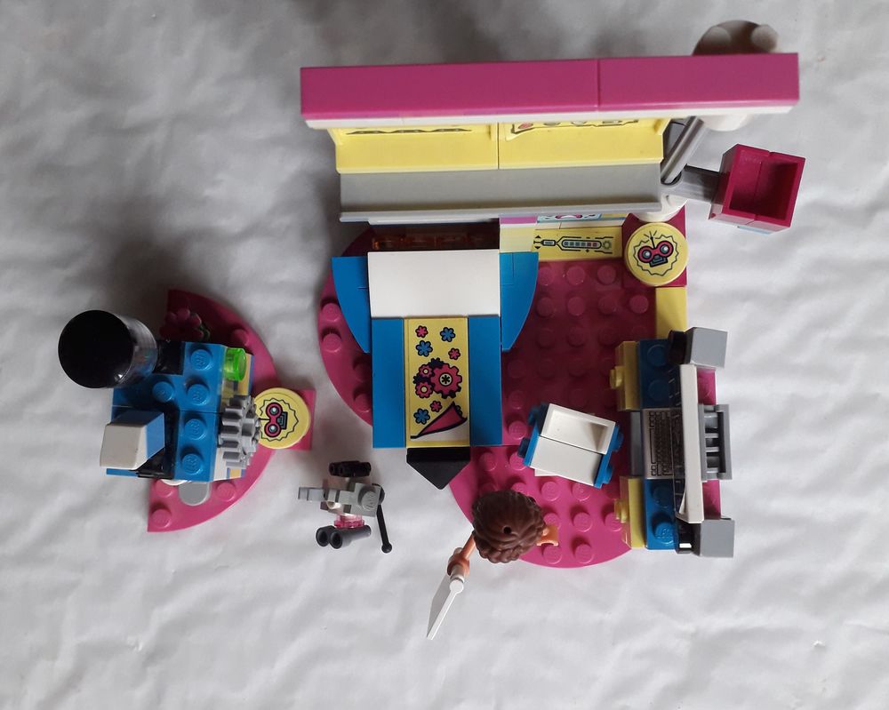 LEGO FRIENDS 41329 : la chambre de labo d'Olivia Jeux / jouets