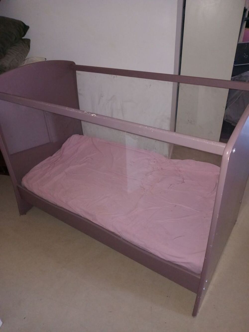 Lit enfant rose en bois Mobilier enfants