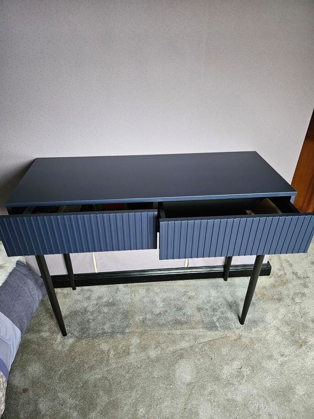 Console bleu marine avec pieds noir Dimensions 100 x 40,5 x Meubles