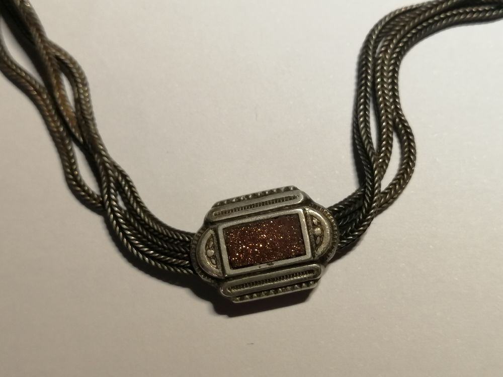 Ancienne chaine de montre gousset
XIX&egrave;me si&egrave;cle Bijoux et montres