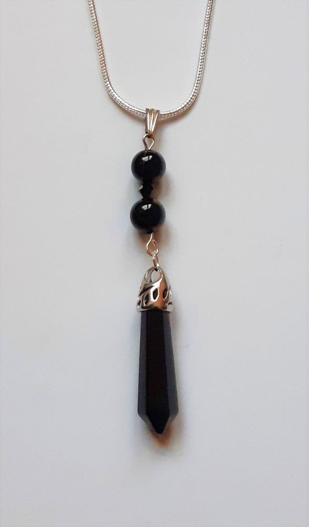 Pendentif pointe et sph&egrave;re Tourmaline Noire et chaine argent Bijoux et montres