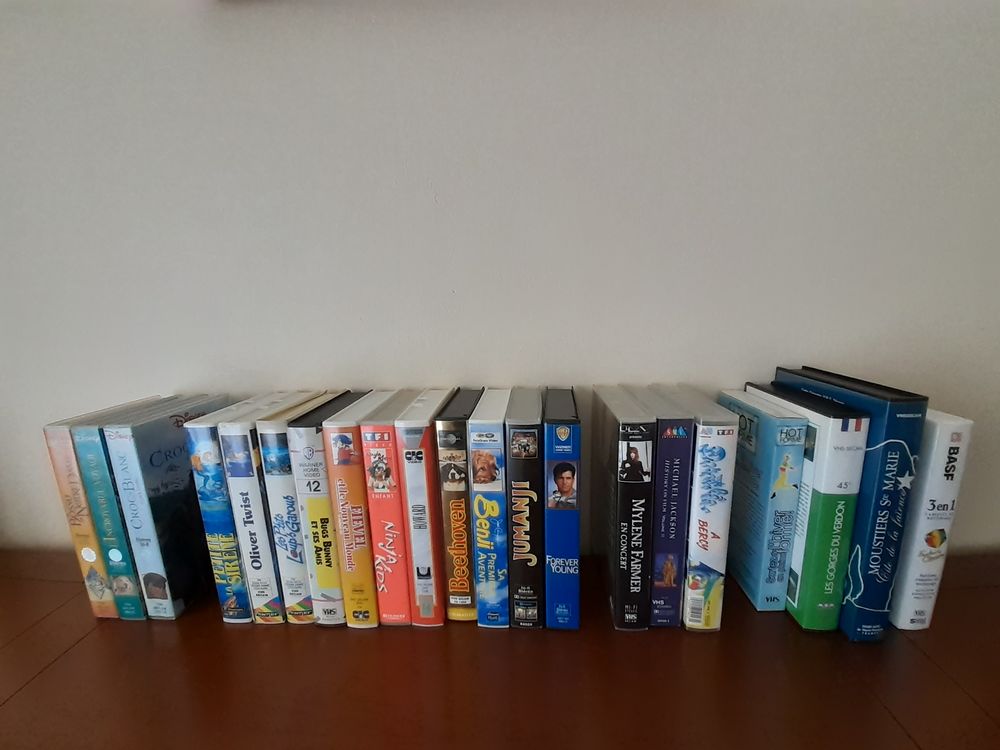 DIVERS VHS DVD et blu-ray