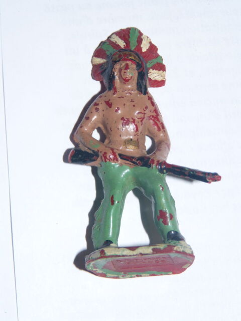 CHEF INDIEN AU FUSIL  marqu�  R F FRANCE 4 Brest (29)