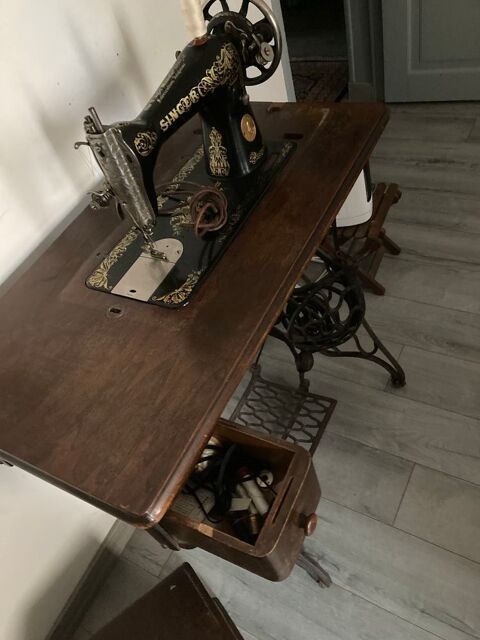 machine    coudre ancienne singer 110 Toulon (83)