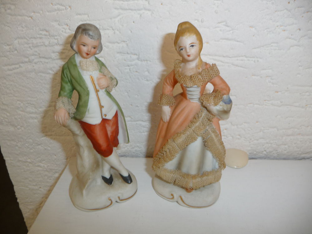 N&deg;1 COUPLE DE FIGURINE EN BISCUIT Décoration