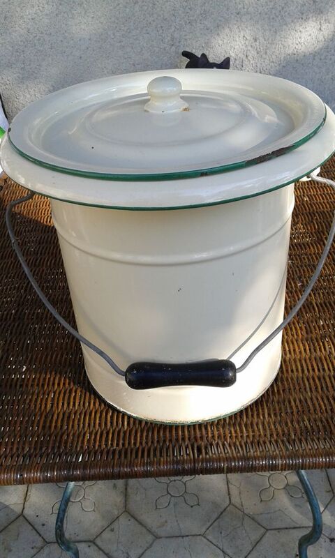 Ancien pot de chambre en mtal maille beige vintage 50 Uzs (30)