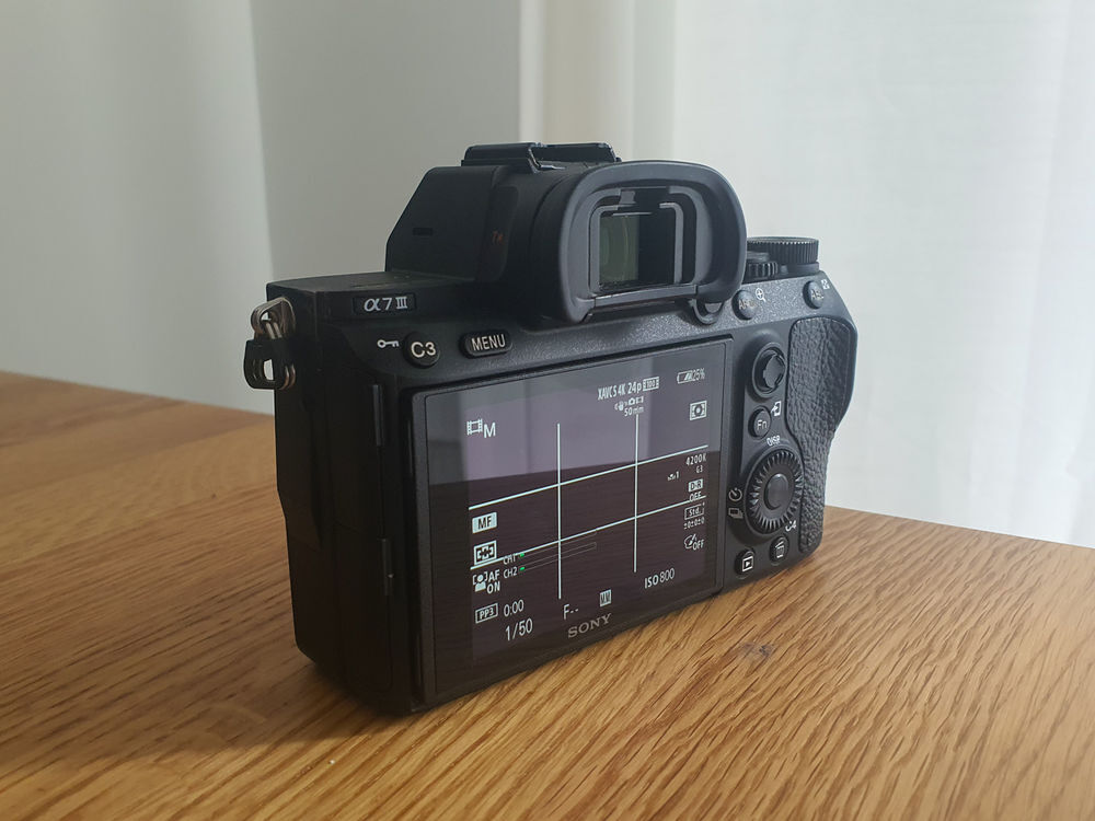 Sony A73 Cam&eacute;ra Hybride - Excellent &Eacute;tat Photos/Video/TV