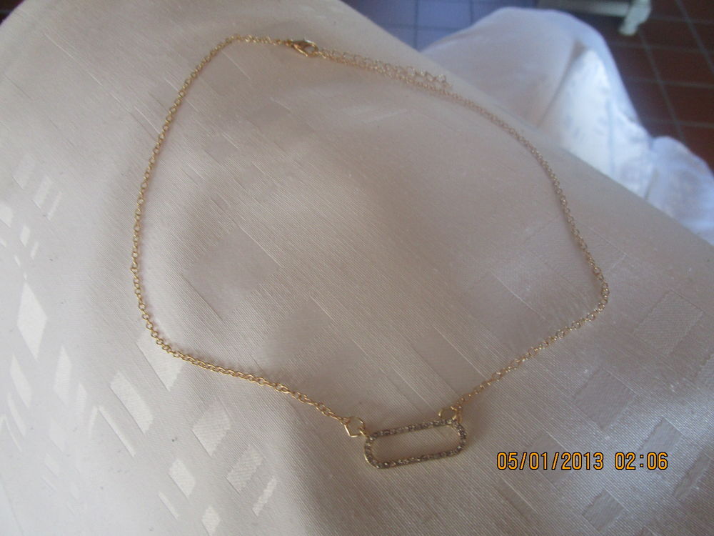 RAS DE COU NEUF Bijoux et montres