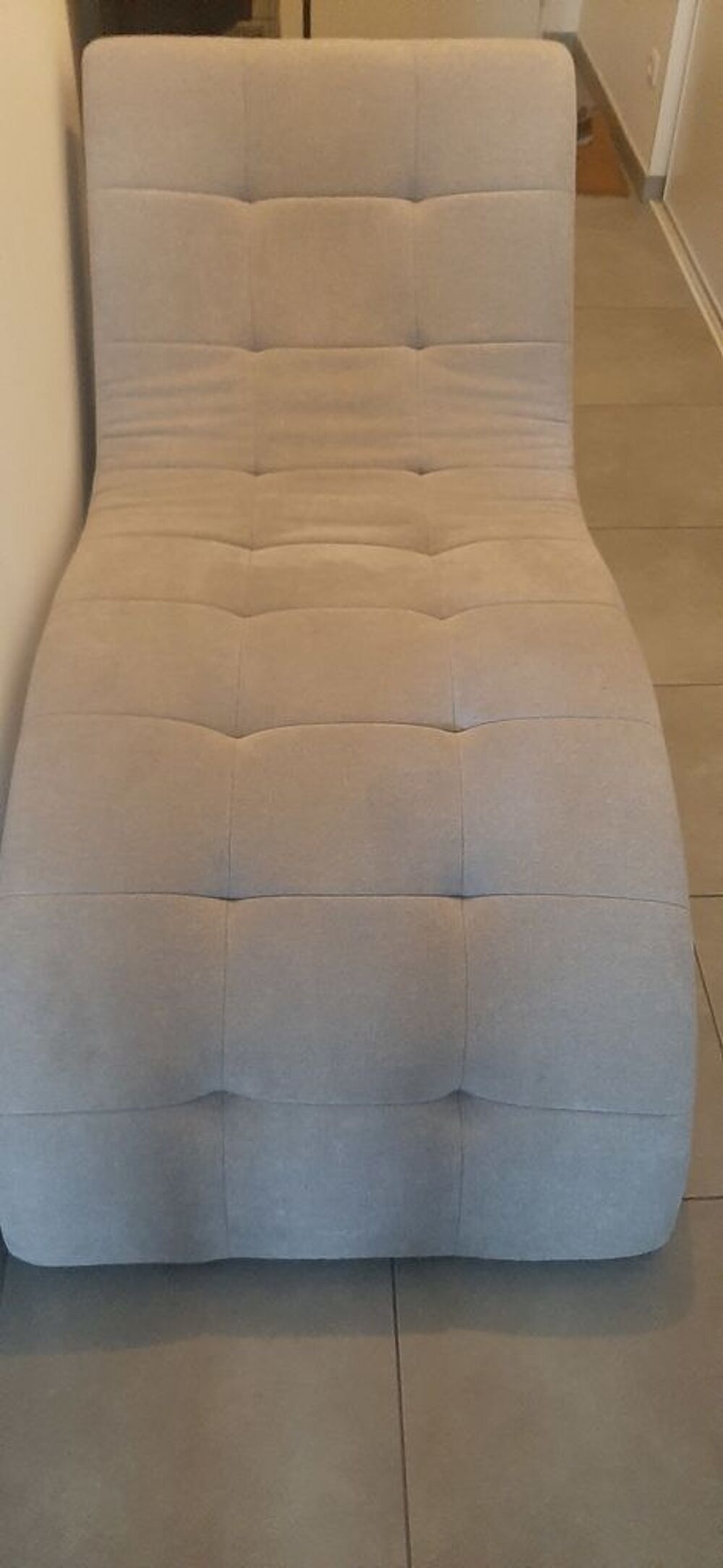 Chaise longue grise tr&egrave;s bon &eacute;tat Meubles