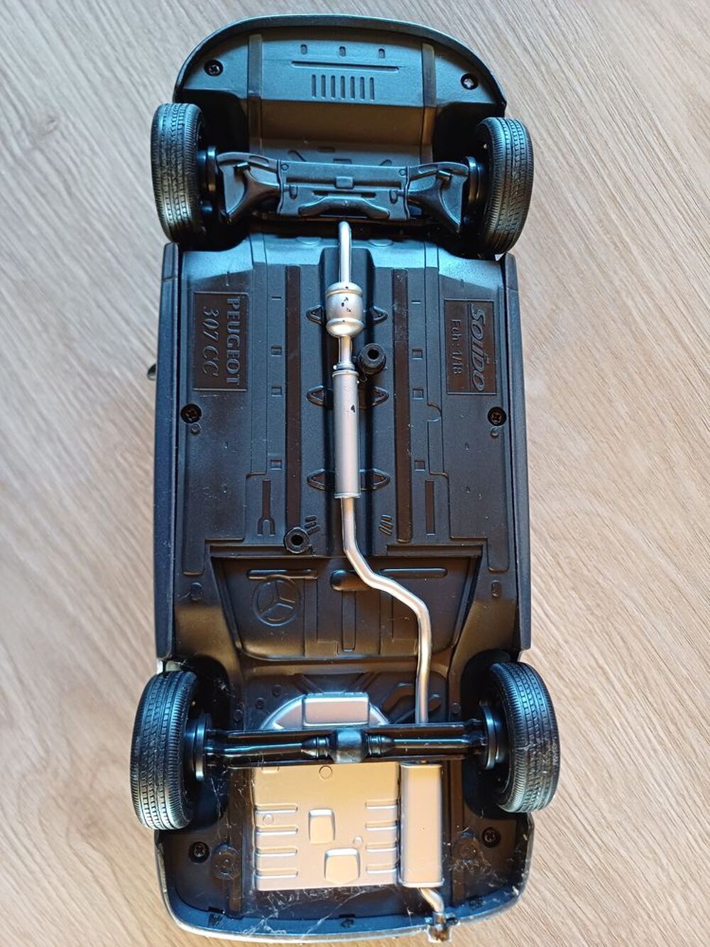 Peugeot 307CC Marque Solido 1/18eme en metal 