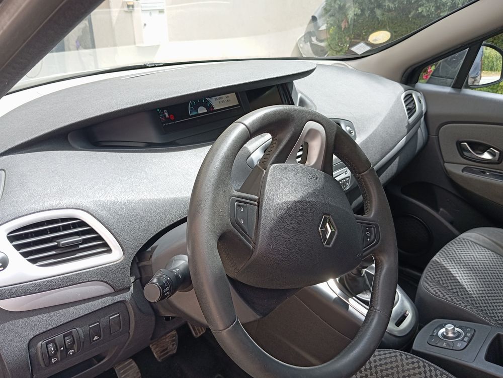Grand Sc&eacute;nic III dCi 110 FAP eco2 Expression Euro 5 7 pl 2011 2011 occasion 08300 Avan&ccedil;on