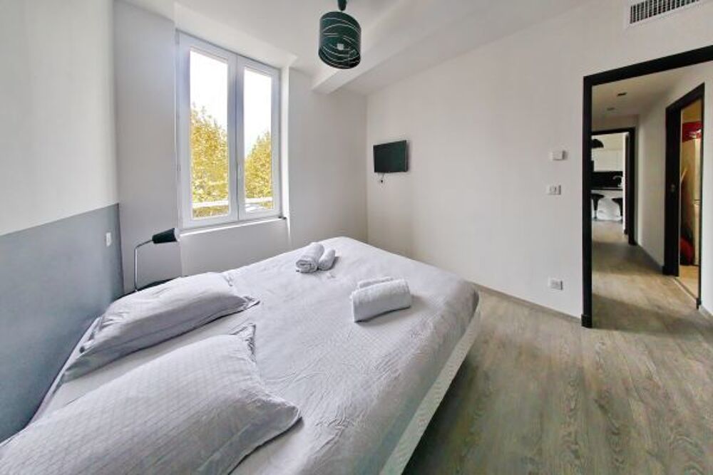 Location Appartement Bel et moderne appartement de 3 pièces entièrement rénové au Cannes