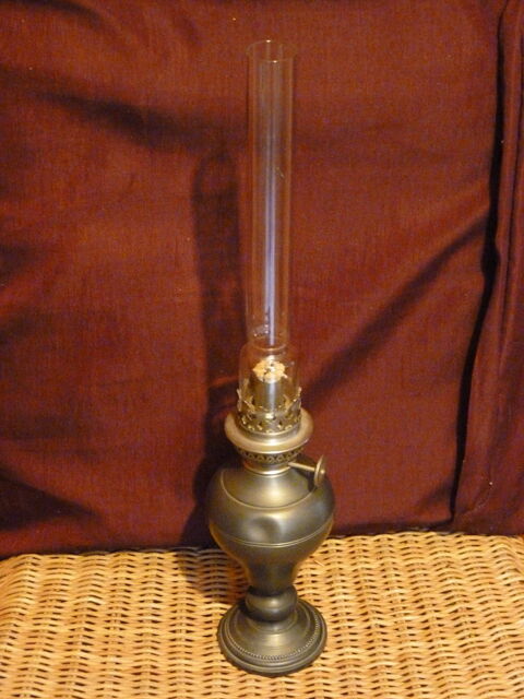 Lampe  ptrole ancienne 15 Clermont-l'Hrault (34)