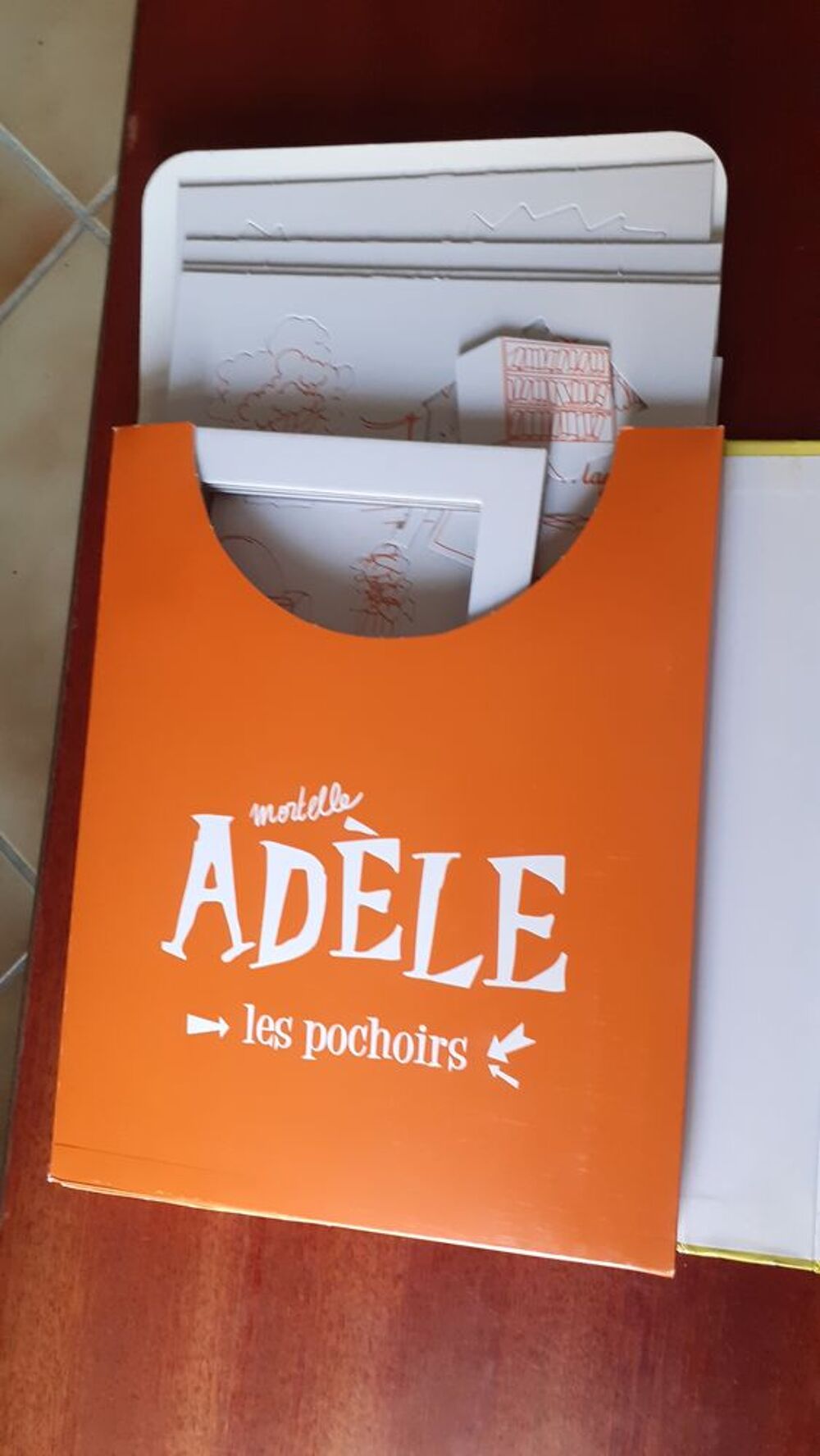 Fais ta BD avec Mortelle Ad&egrave;le Livres et BD