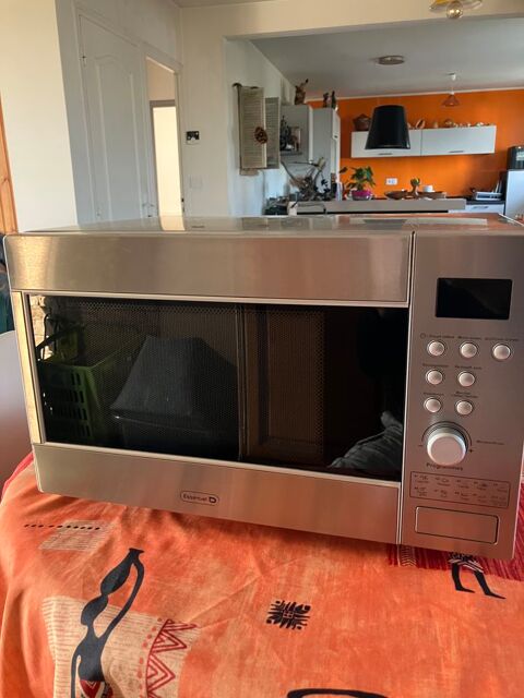 Micro-ondes gril chaleur tournante 30 l 65 Pléneuf-Val-André (22)