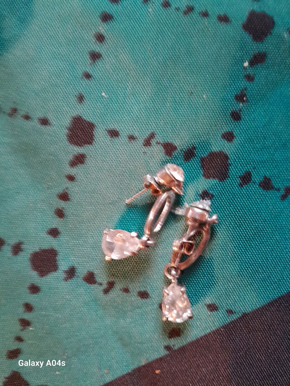 Diverses boucles d'oreilles plaqu&eacute; or argent 2 euros l'unit&eacute; Bijoux et montres