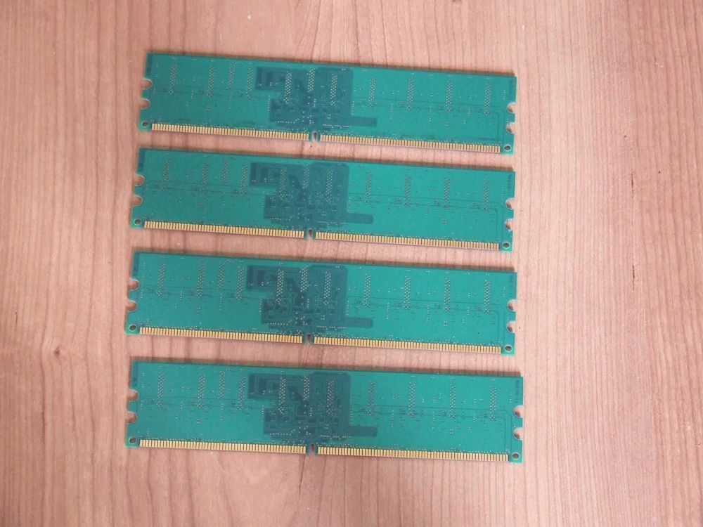 Lot de 4 Barrettes m&eacute;moire MICRON, 256 MB, DDR2, TBE Matériel informatique