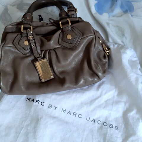 sac  main Marc Jacobs marron fonc 65 Poissy (78)