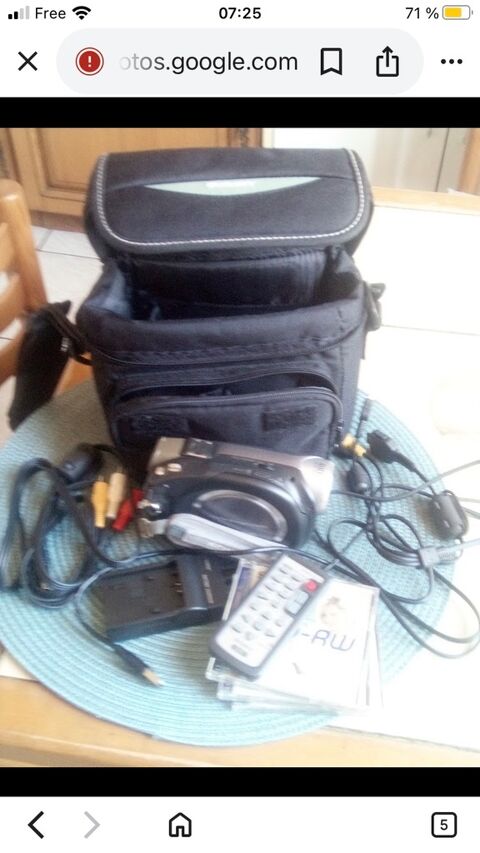 Caméscope argenté avec accessoires et sacoche 60 Noyon (60)