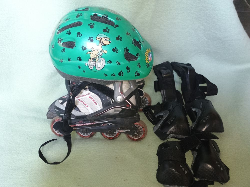 Roller enfant P32-35 r&eacute;glables + &eacute;quipement Sports