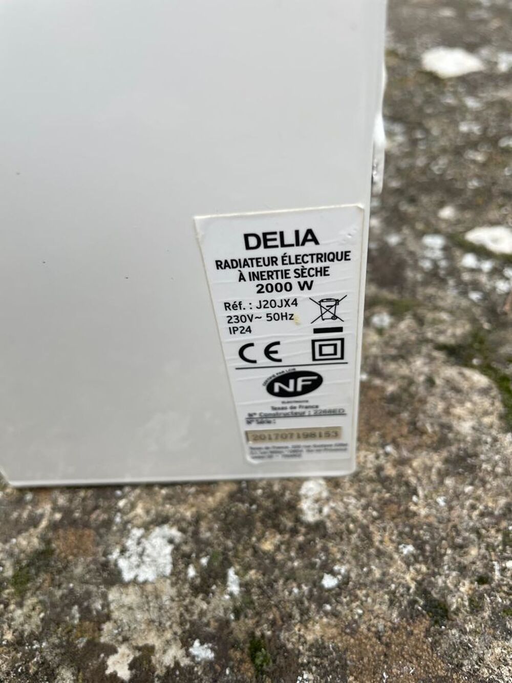 2 radiateurs DELIA &eacute;l&eacute;ctriques blancs &agrave; inertie s&egrave;che. Electrom�nager