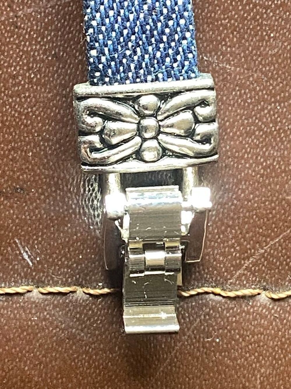 Bracelet en jeans avec pierre bleue Bijoux et montres