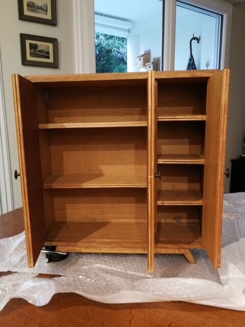Grande armoire de poup�e 3 portes 15 Dinard (35)