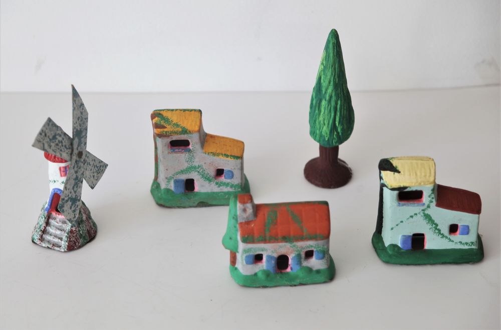 Exceptionnelle cr&egrave;che ann&eacute;e 50 - 99 pcs dont 33 santons 