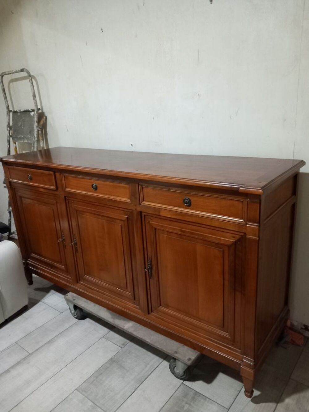 Meuble enfilade merisier avec son miroir. Meubles