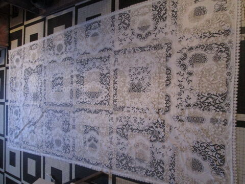 Jet� ou nappe de table en dentelle broderie blanc 25 Herblay (95)