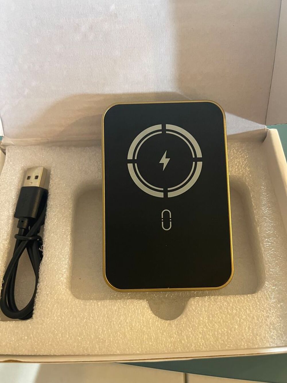 Batterie externe &agrave; induction neuve Matériel informatique