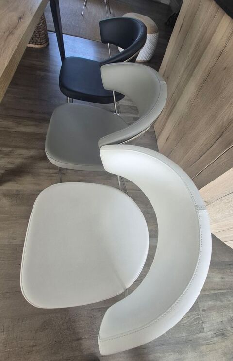 lot 4 chaises Mobalpa Nangy (74)