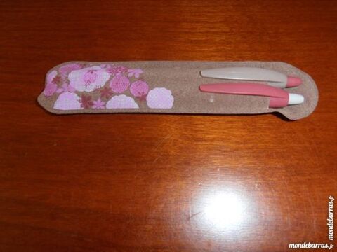 Crayons + pochette marron (28c) 2 Tours (37)