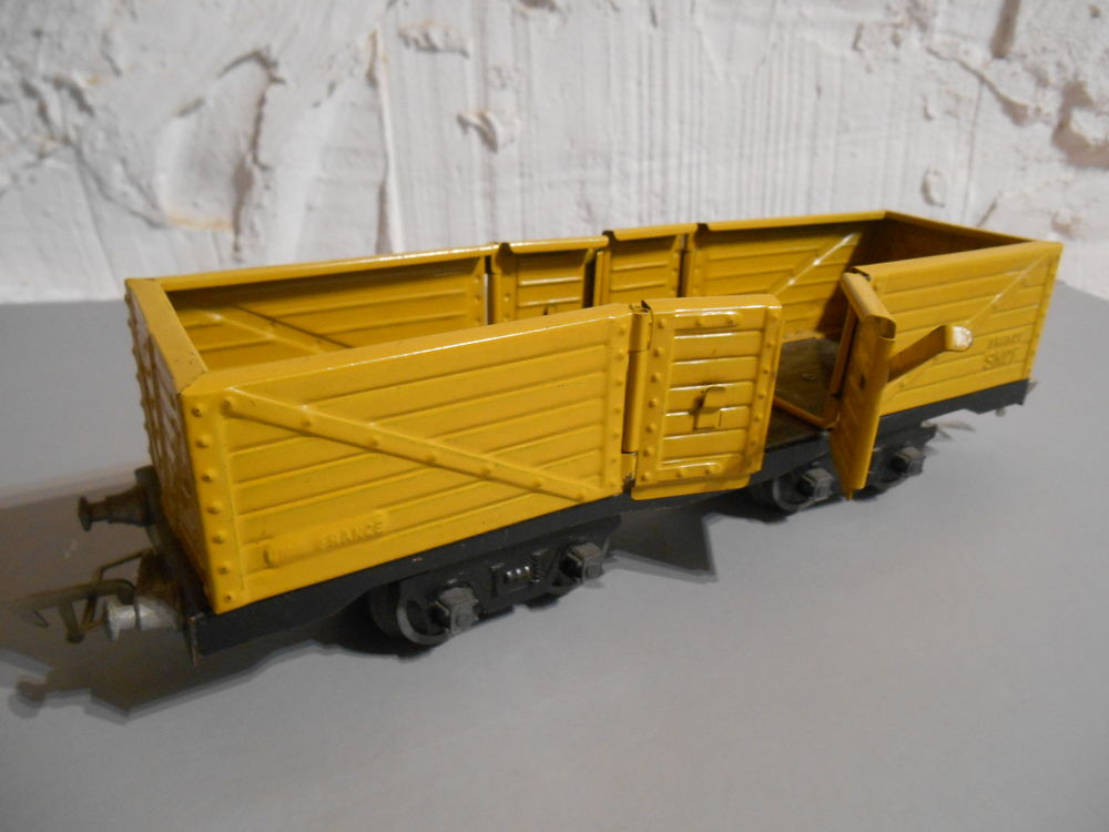 3 Wagons marchandises 