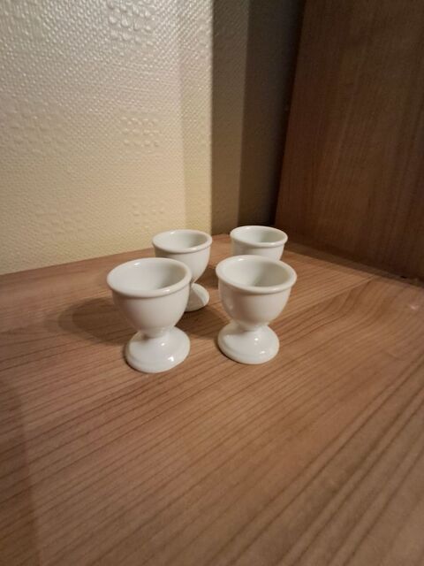 4 COQUETIERS EN PORCELAINE BLANCHE Mouvaux (59)