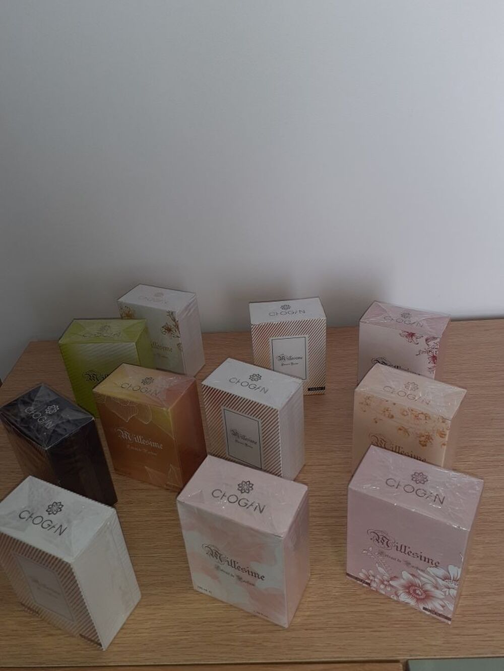 lot de parfum expir&eacute; de grandes marques Maroquinerie