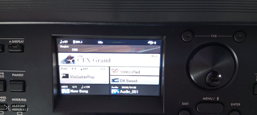 Piano num&eacute;rique arrangeur YAMAHA DGX 670 &eacute;tat comme neuf Instruments de musique