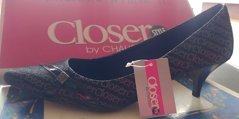   chaussures Noires Neuves pour femme P37 Marque Closer. A venir chercher sur place. J'accepte que du liquide. 
