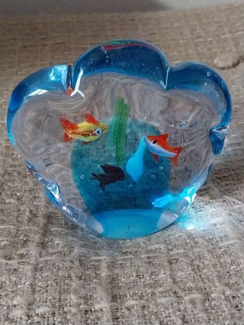Ancien presse-papier en verre Art aquarium poisson 55 Montigny-sur-Avre (28)