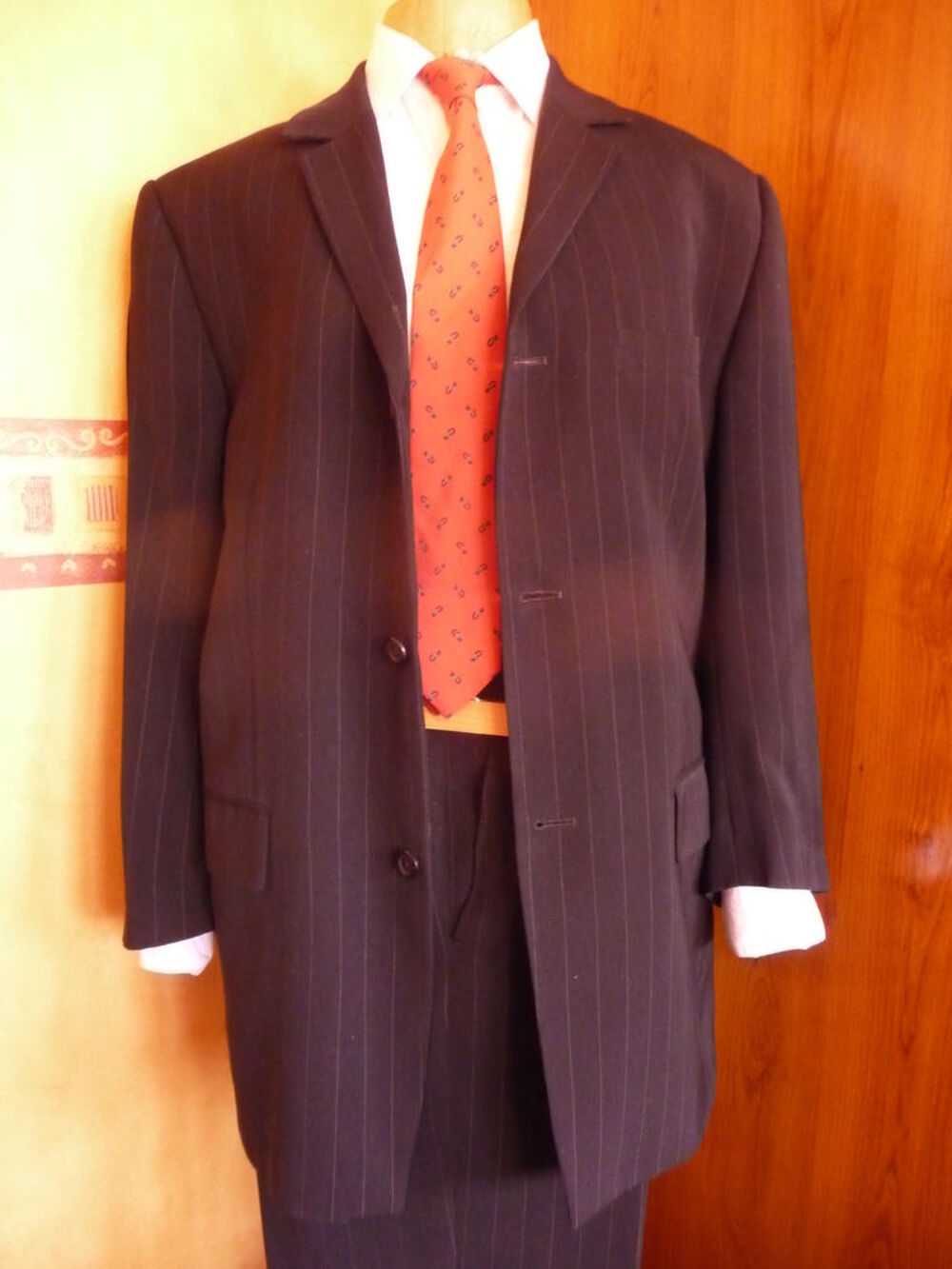 4 Costumes noirs
Vêtements