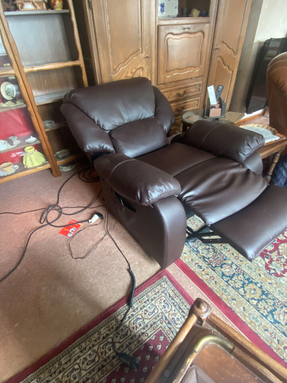 fauteuil massant, chauffant et relevable &eacute;lectriquement Meubles