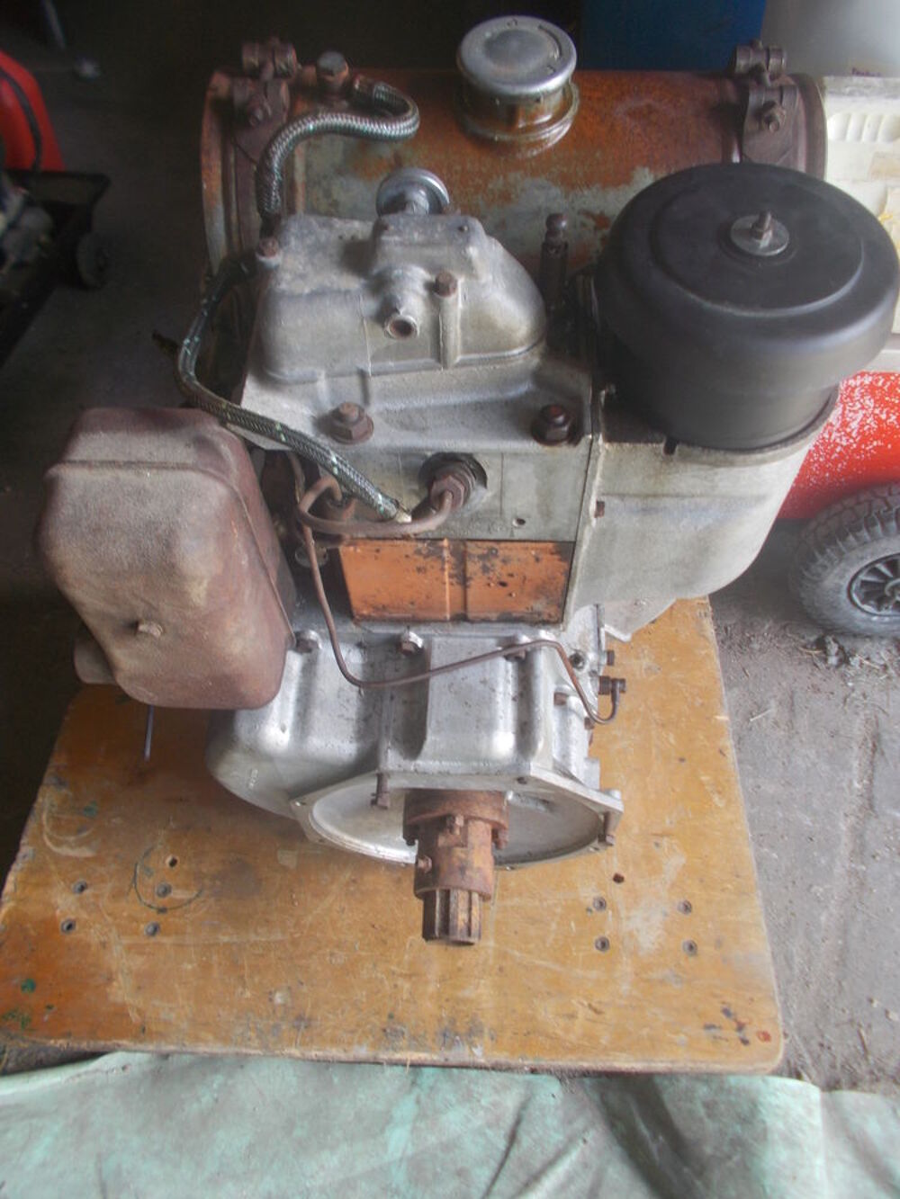 W 71 gros Moteur Bernard Diesel,faire prix Bricolage