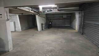  Parking / Garage à louer 9 m² Paris