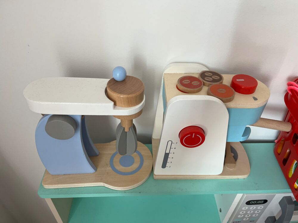 Cuisine enfant compl&egrave;te en bois Jeux / jouets