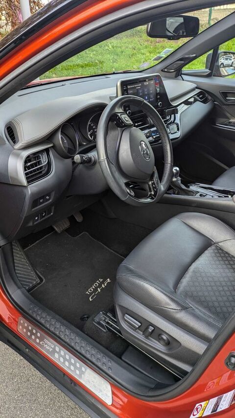 Toyota C-HR Hybride 2.0L Premi&egrave;re 2020 occasion Nantes 44000