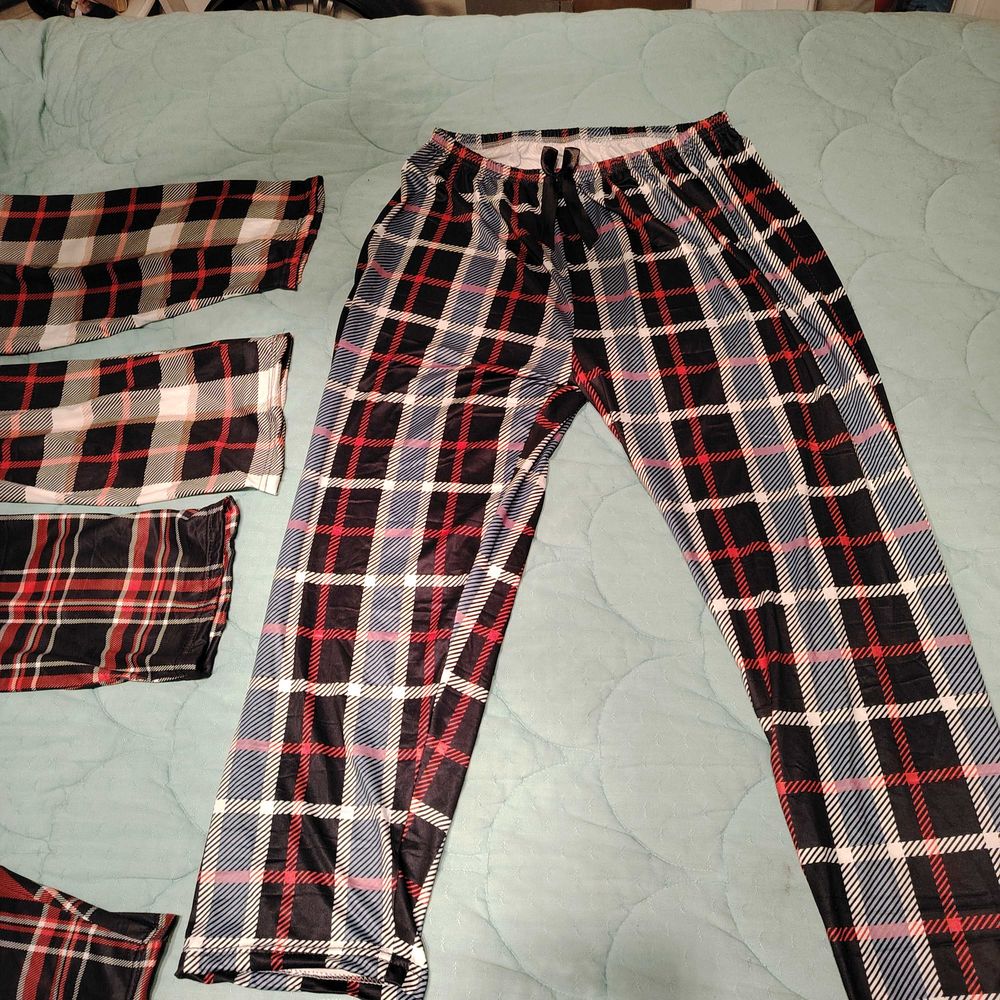 trois pyjamas femme Vêtements